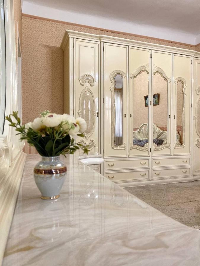 Апартаменты в самом центре столицы. Київ Екстер'єр фото