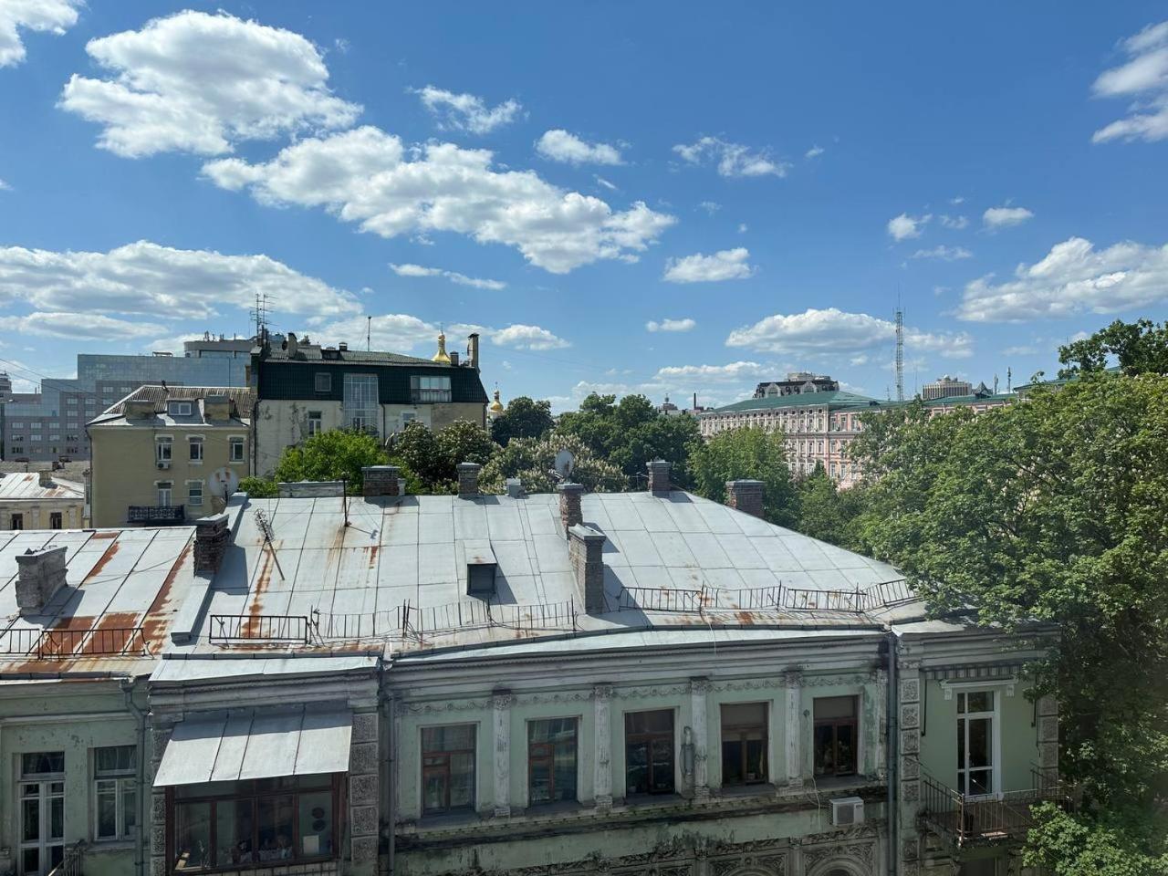 Апартаменты в самом центре столицы. Київ Екстер'єр фото